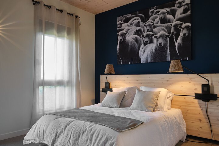 Room 3 of 25