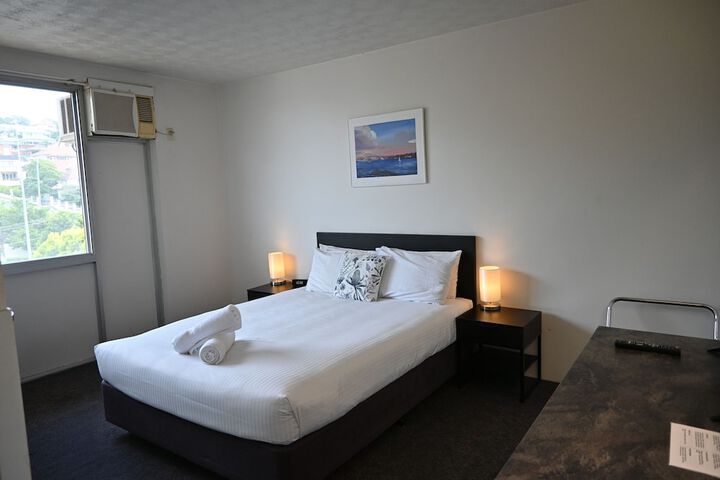 Room 10 of 36