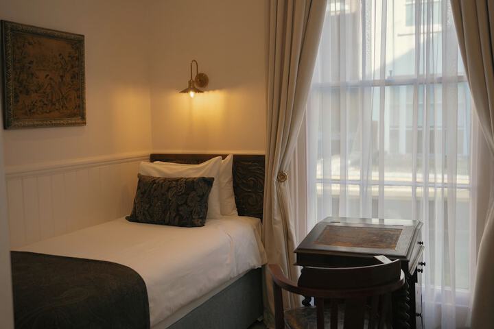 Room 125 of 209