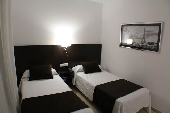 Room 17 of 35