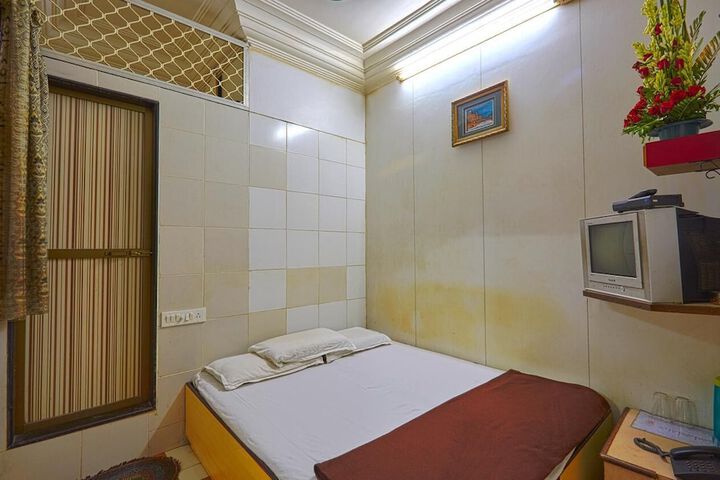 Room 16 of 46