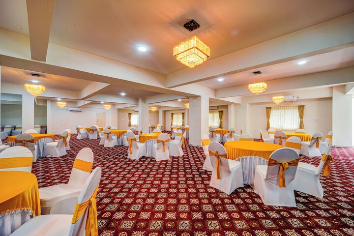 Ballroom/Hall 26 of 31