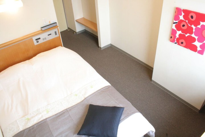 Room 6 of 25