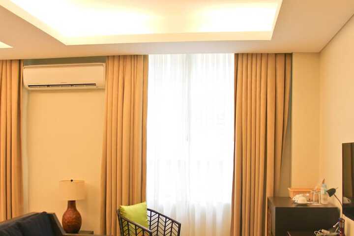 Room 4 of 33