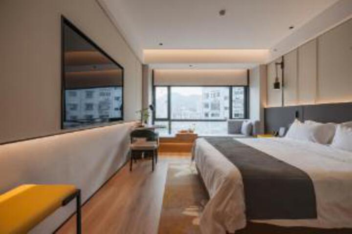 Room 17 of 18
