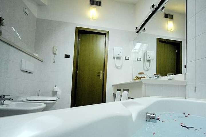 Room 30 of 70