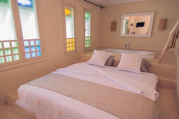 Room 6 of 72