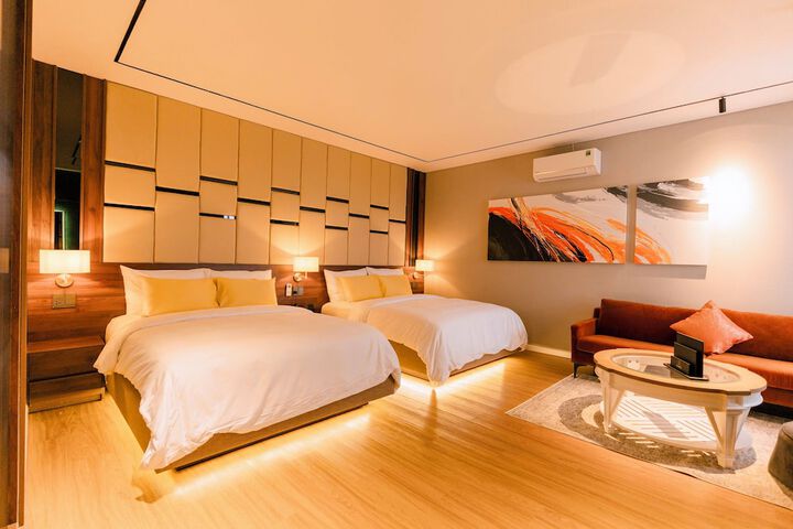 Room 15 of 74