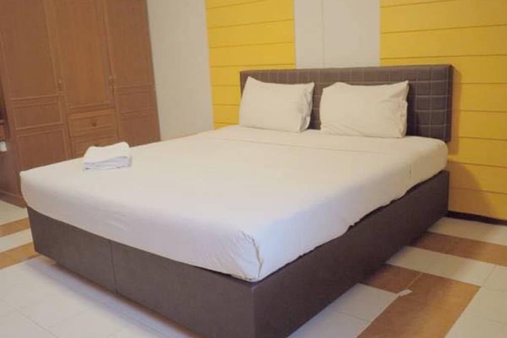 Room 4 of 26