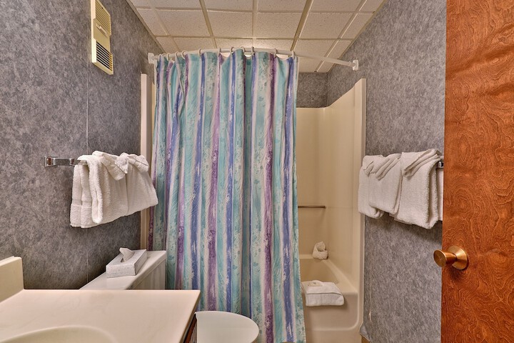 Room 83 of 234