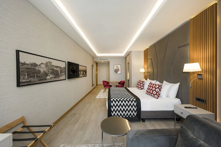 Room 13 of 61