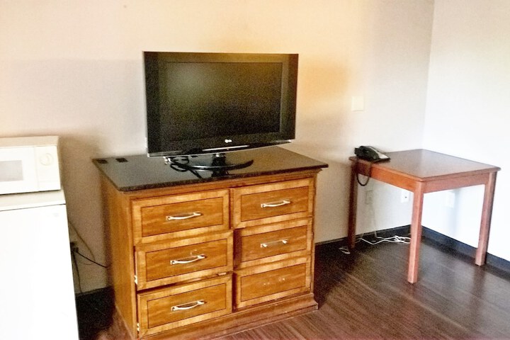 Room 11 of 20