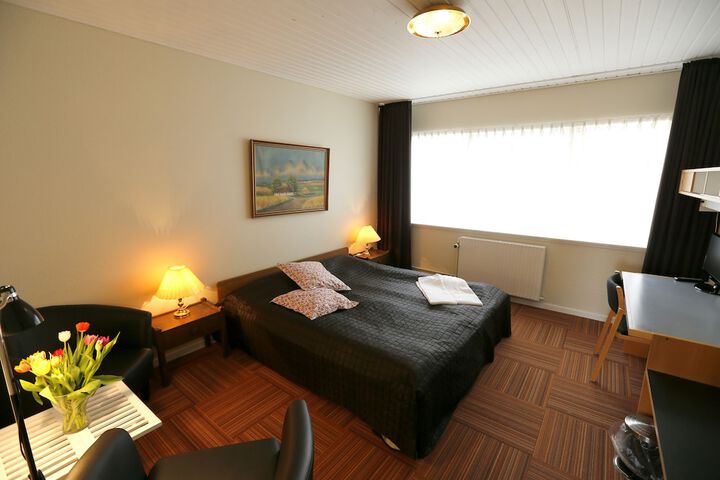 Room 2 of 23