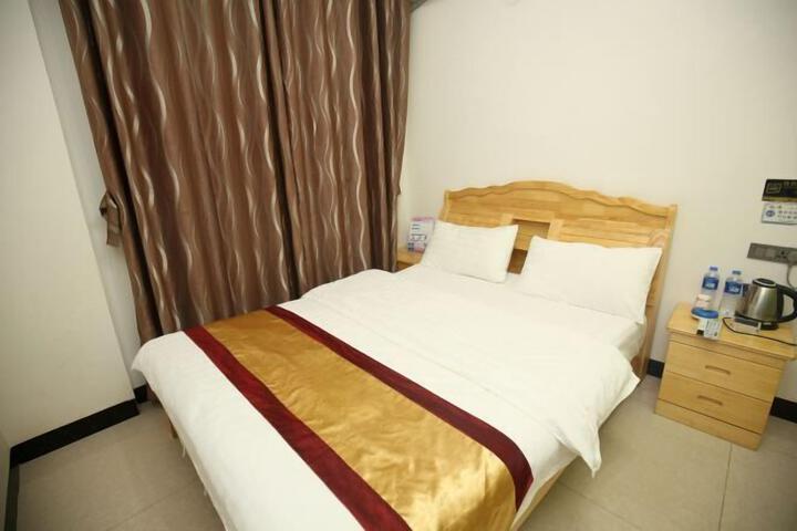 Room 42 of 142