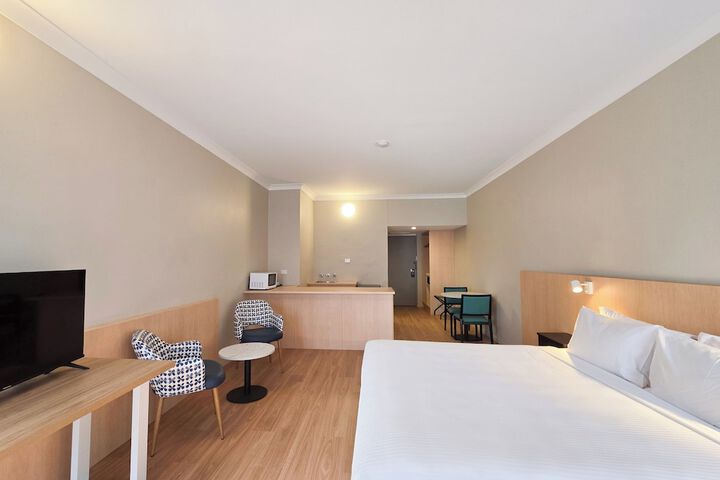 Room 5 of 37