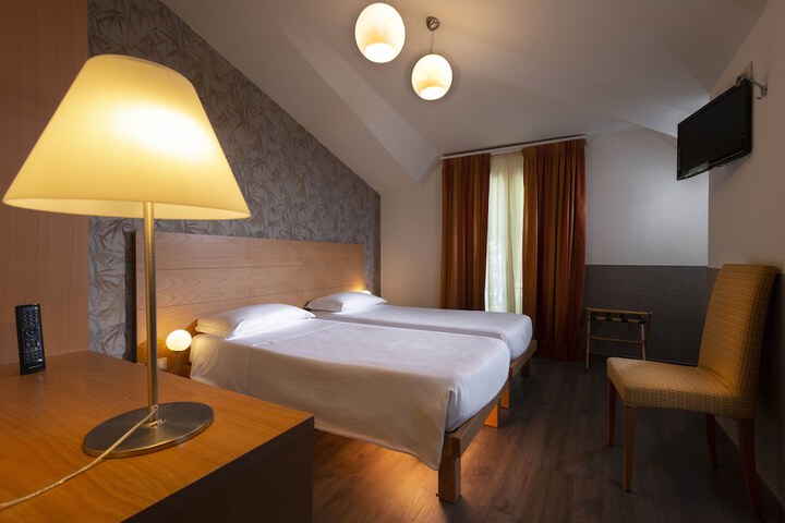 Room 20 of 37