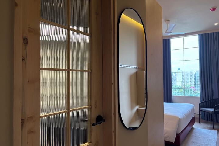 Room 11 of 24