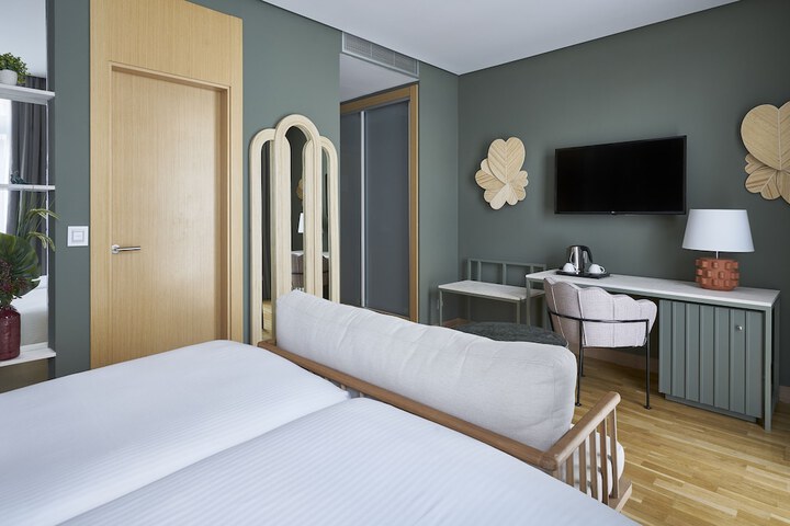 Room 16 of 101