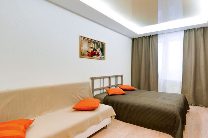 Room 6 of 172