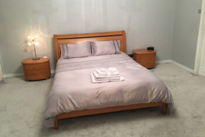 Room 9 of 28