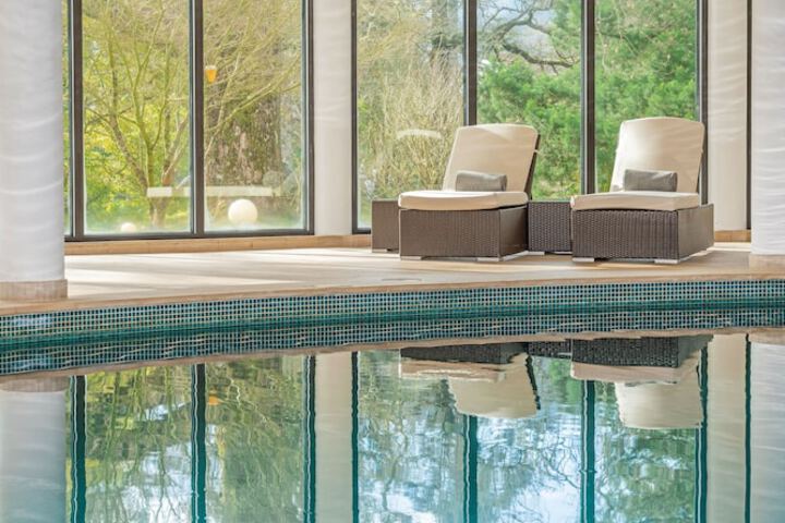 Hotel with Pool