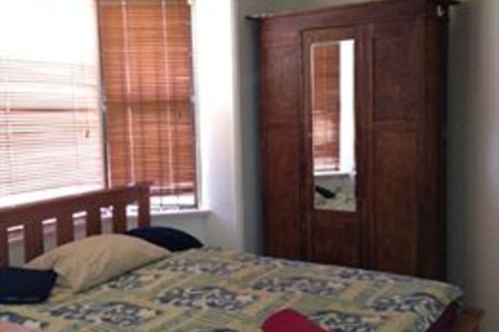 Room 4 of 10