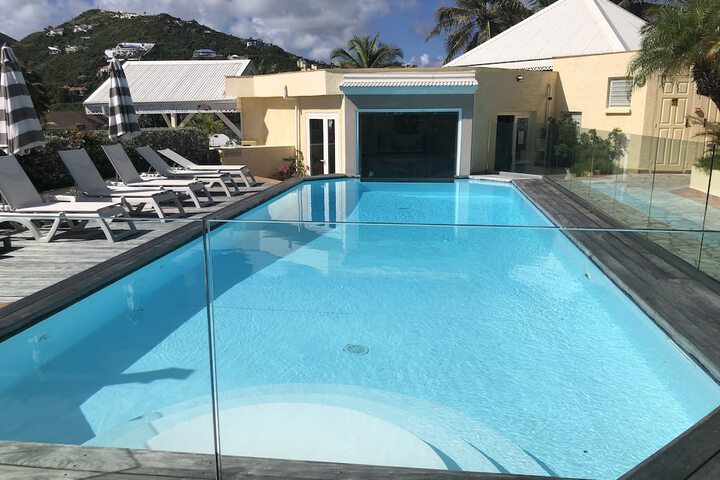 Pool 163 of 196