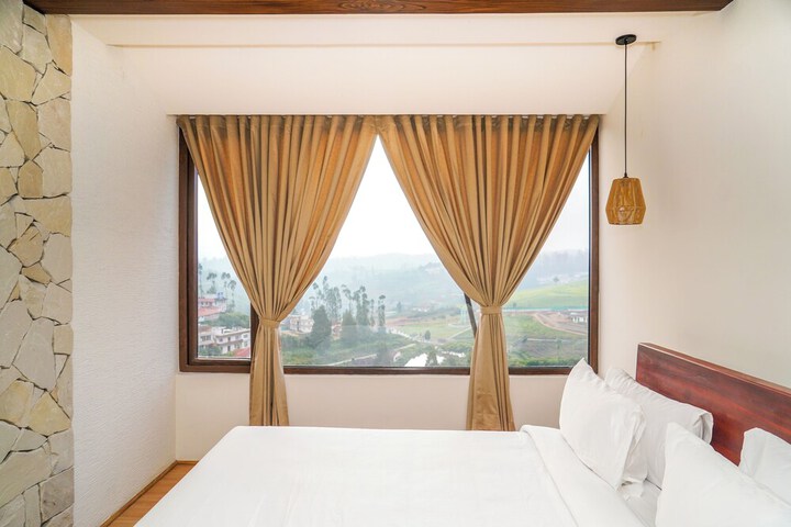 Room 3 of 90