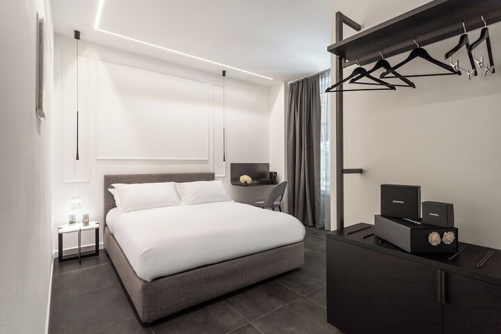 Room 7 of 28
