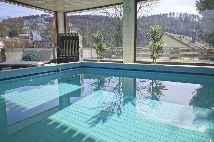 Pool Hotel