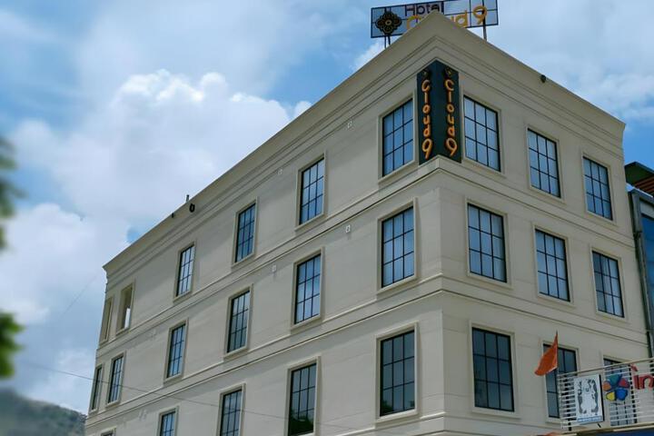 Hotel Cloud 9