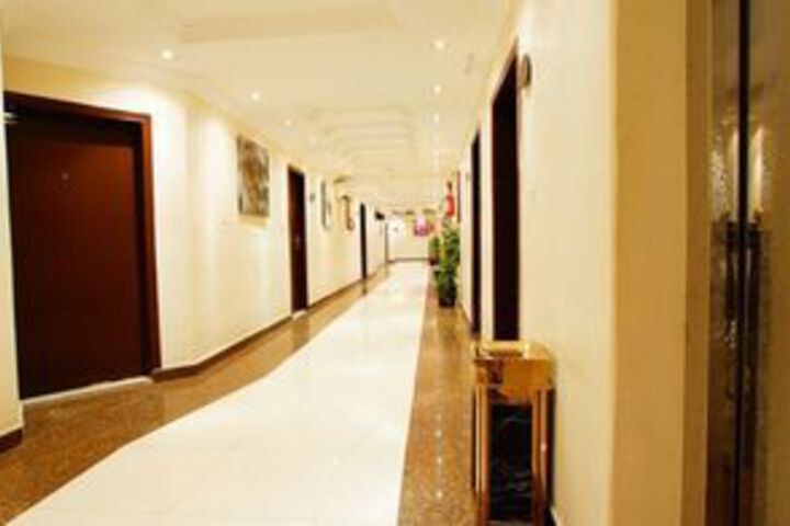 Ballroom/Hall 13 of 20