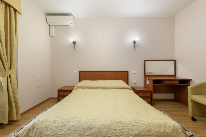 Room 21 of 36