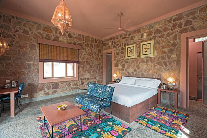 Room 3 of 16