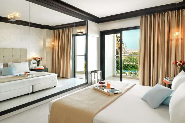 Room 15 of 71