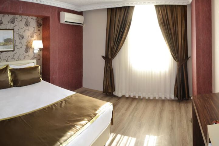 Room 5 of 49