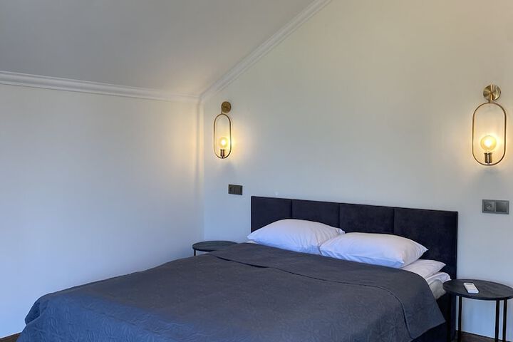 Room 27 of 56