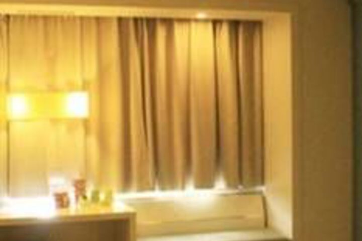 Room 5 of 47