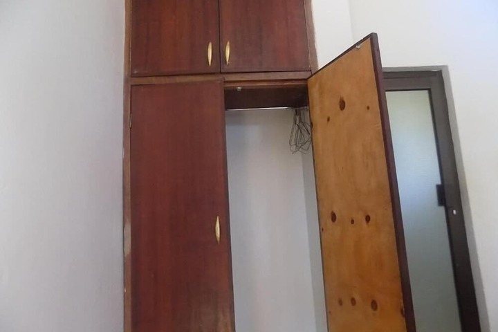 Room 8 of 11