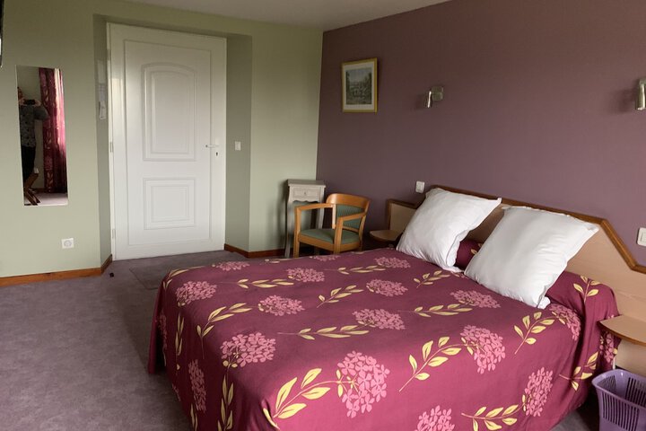 Room 5 of 33