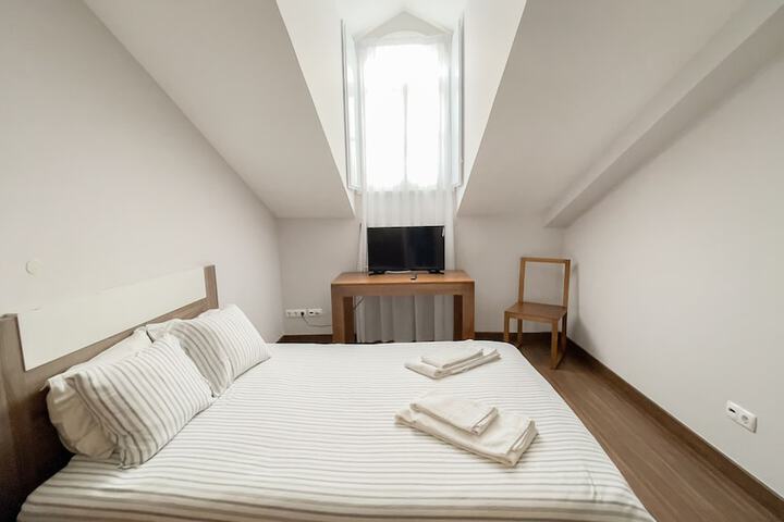 Room 48 of 80