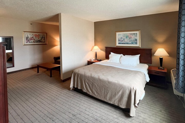 Room 7 of 23