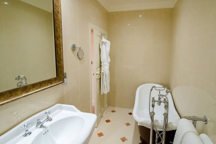 Room 57 of 87
