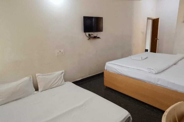 Room 12 of 13