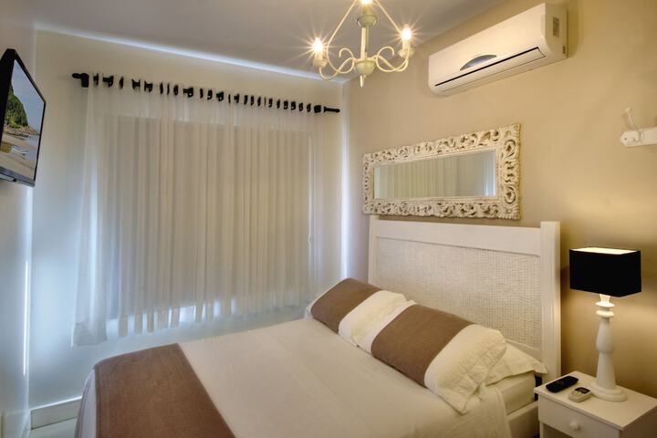 Room 9 of 94
