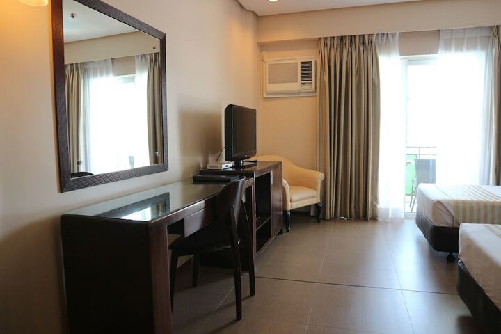 Room 13 of 37