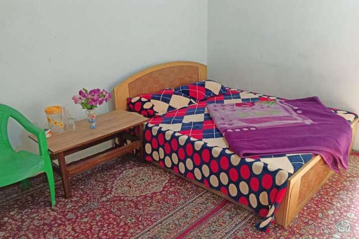 Room 10 of 17