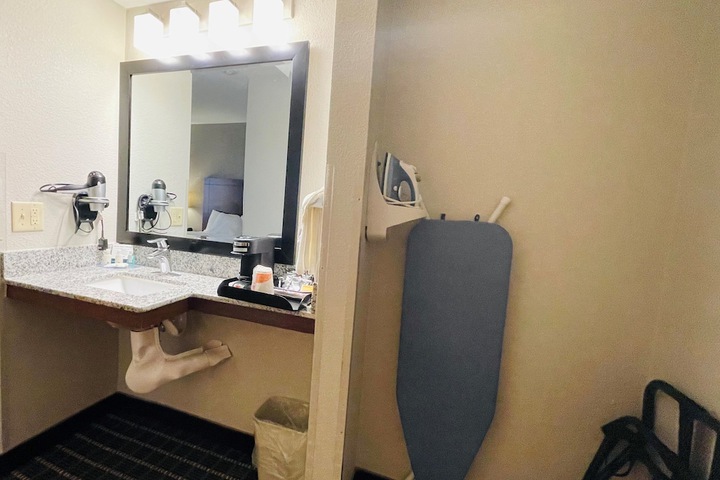 Bathroom sink