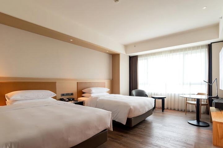 Room 19 of 68