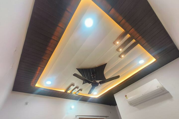 Room 4 of 18